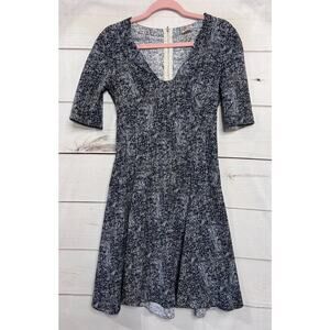Lela Rose Size 4 Dress Blue White Print Classy Chic Zip Up Back Short Sleeves